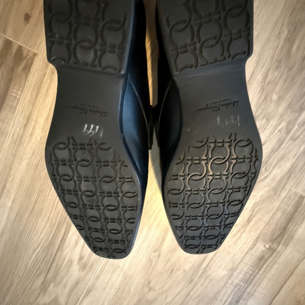 Salvatore Ferragamo Black Leather Loafers - Picture 5 of 6